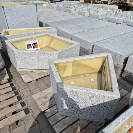 Квітник Гранде-Барселона кутовий шліфований (1)